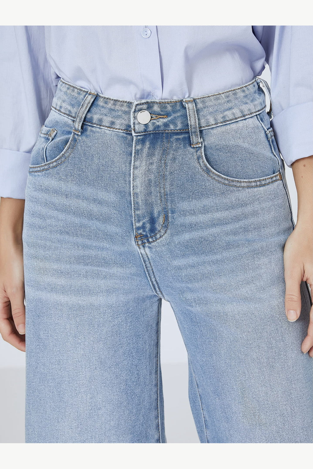 Light Wash Stretch Palazzo Jeans, Light Blue, waist detail